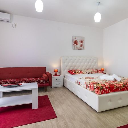 Demiri Apartments Улцинь Экстерьер фото