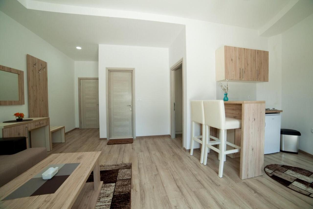 Demiri Apartments Улцинь Экстерьер фото